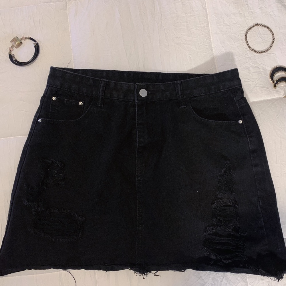 Shein | Black ripped denim skirt
